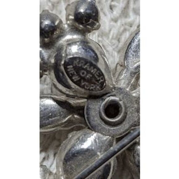 Vintage Kramer of New York Starburst Combination Cut Rhinestone Pin Rare Find - Picture 5 of 13